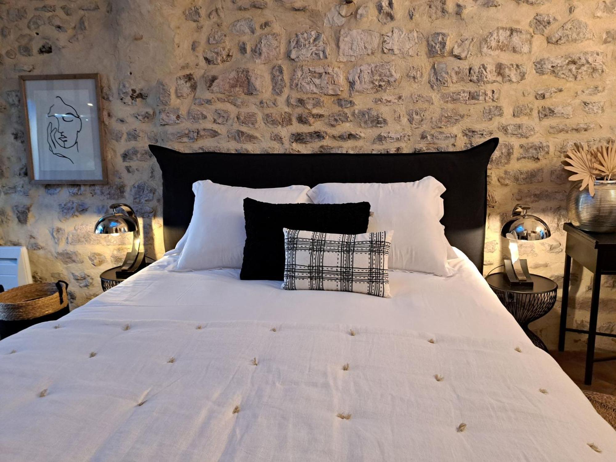 Hotel Le Patio De Sophie Sisteron Buitenkant foto