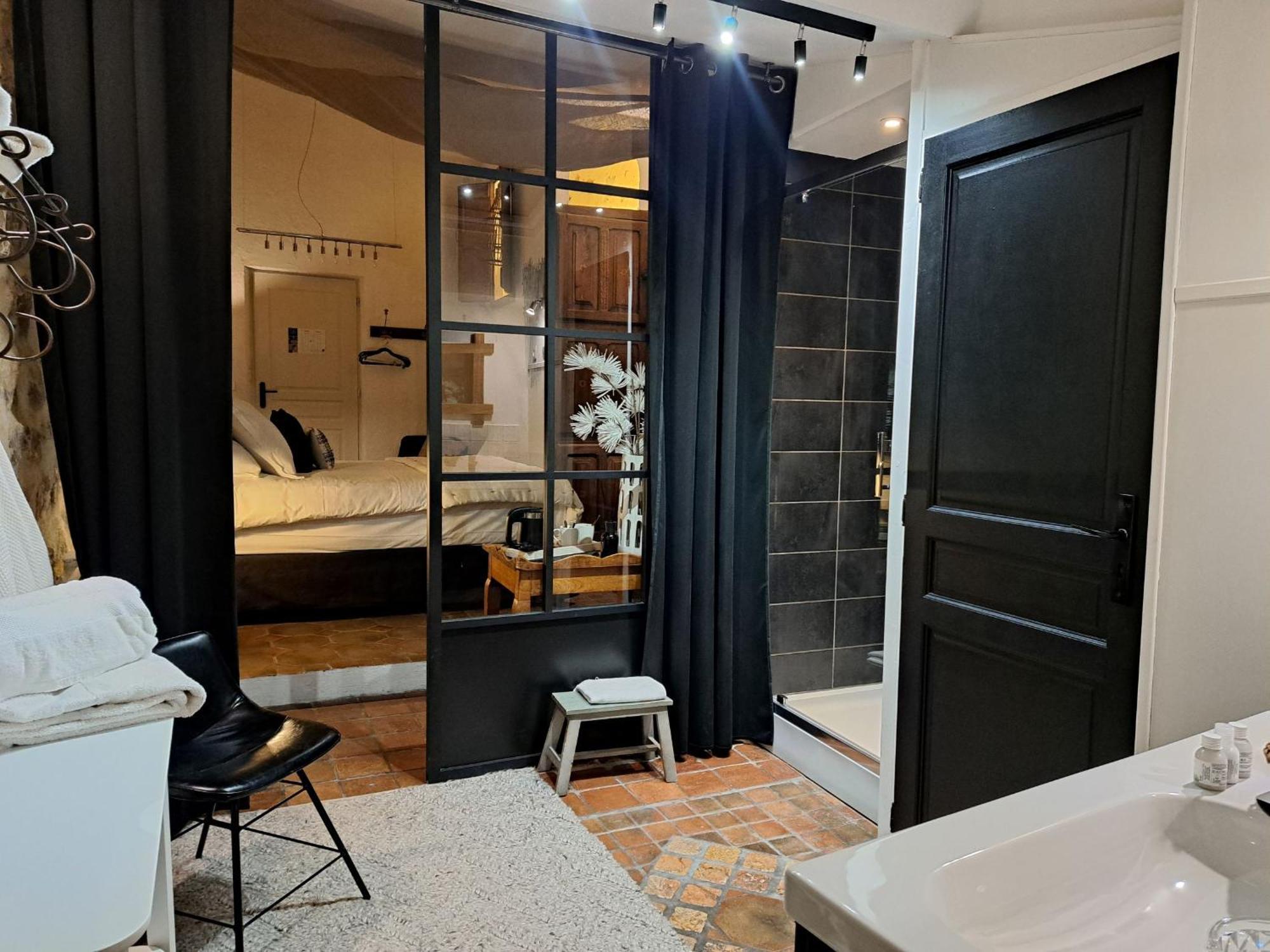 Hotel Le Patio De Sophie Sisteron Kamer foto